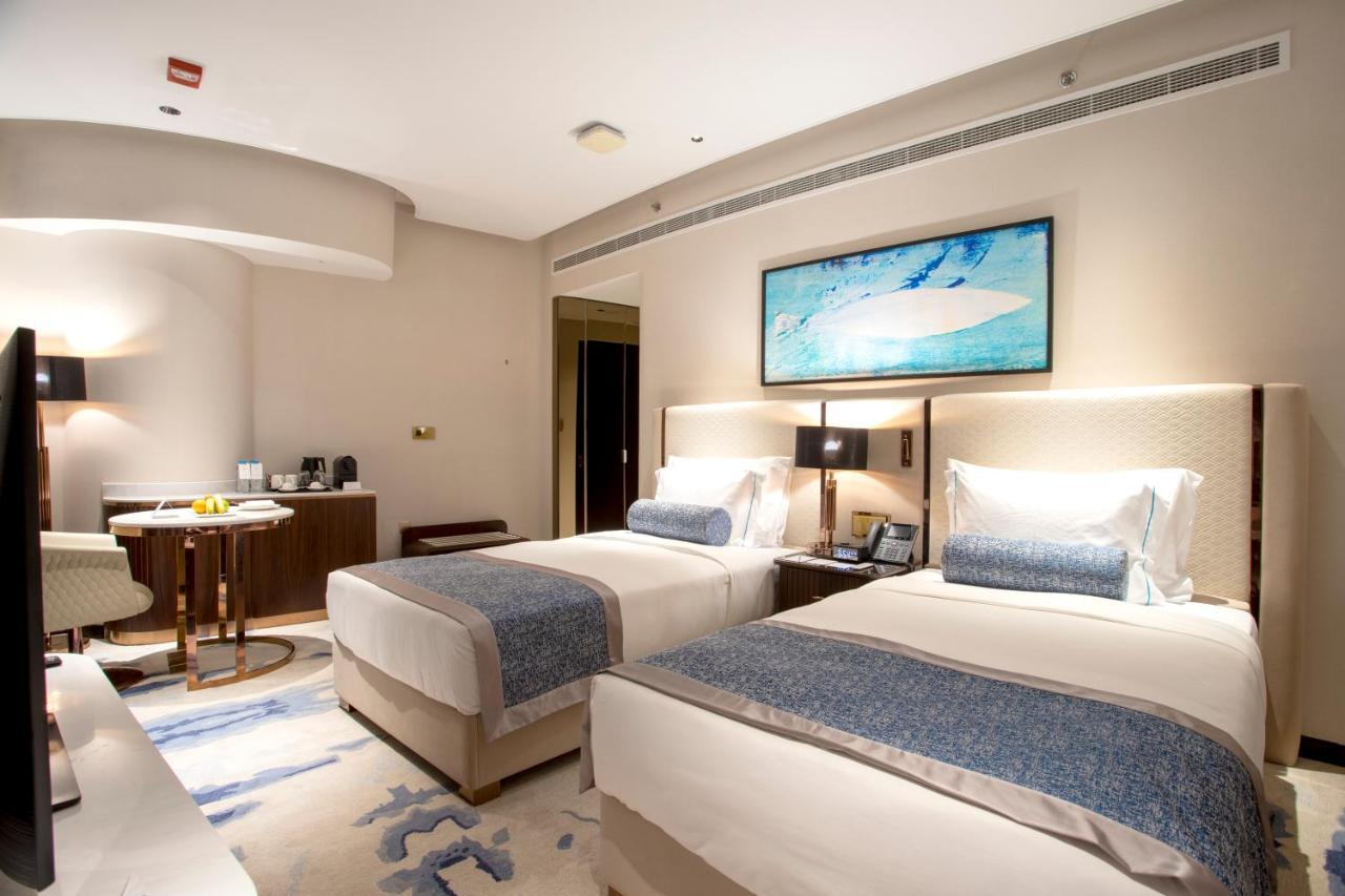 Century Marina Hotel - Lusail Esterno foto Deluxe Room