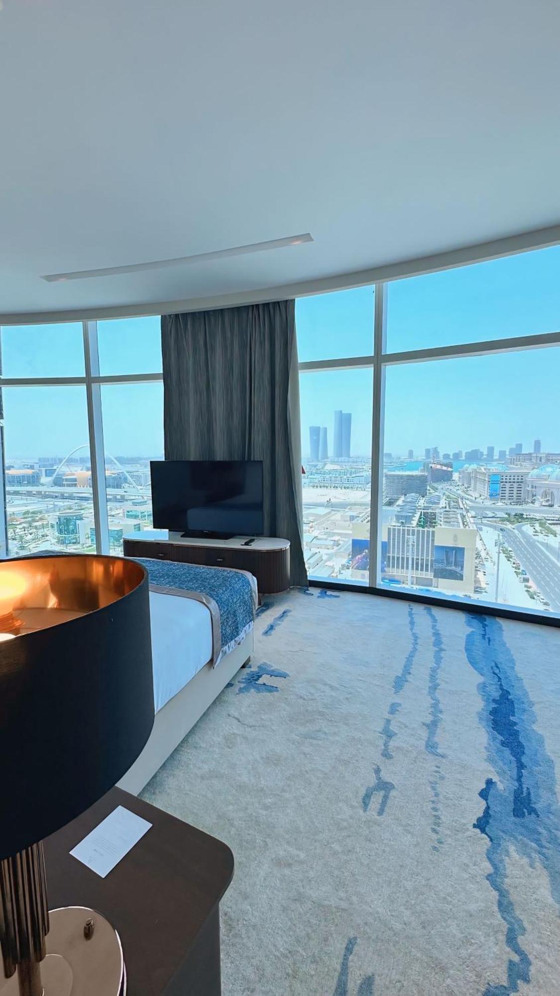 Century Marina Hotel - Lusail Esterno foto A bedroom at the hotel