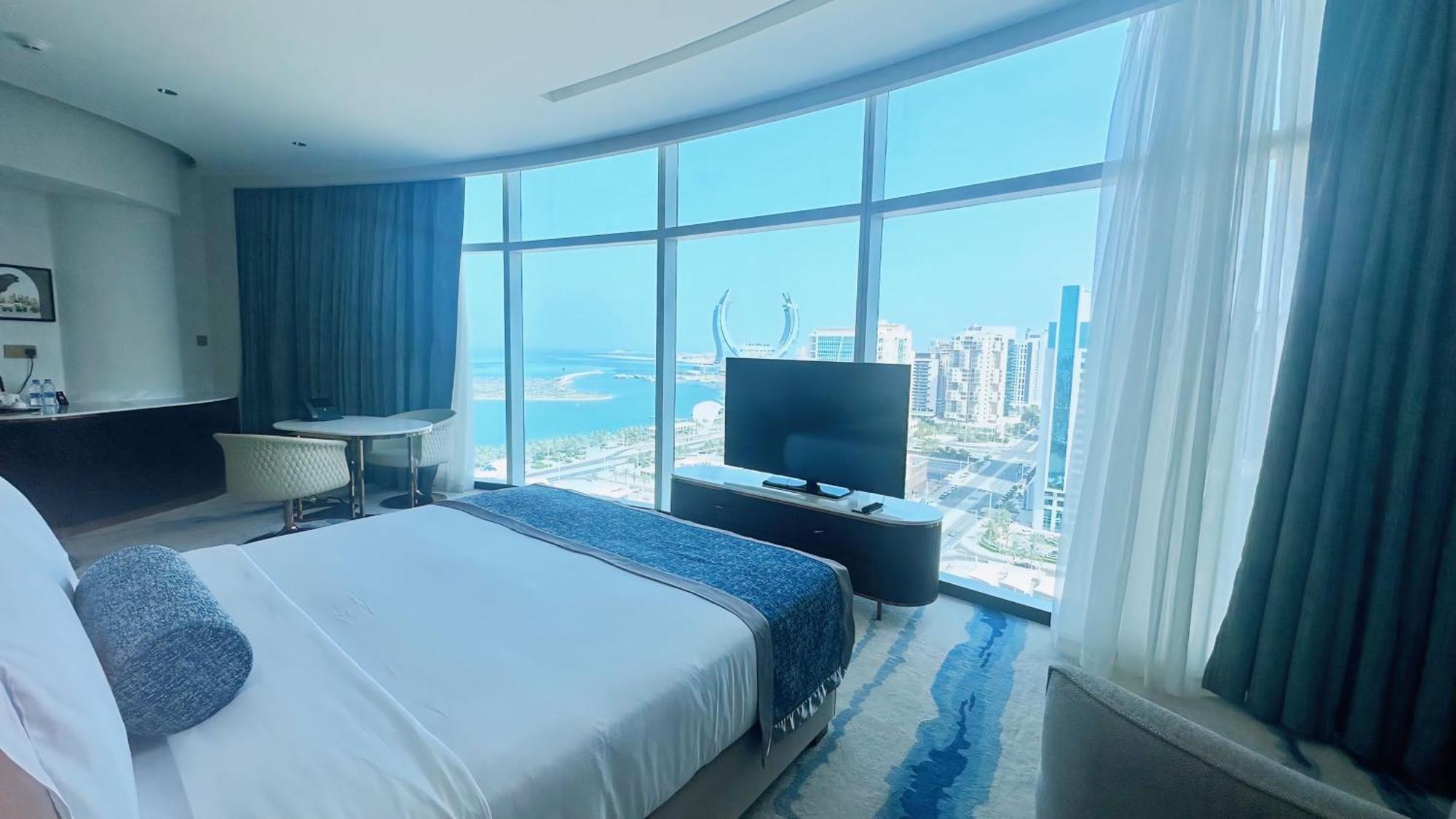 Century Marina Hotel - Lusail Esterno foto A bedroom at the hotel