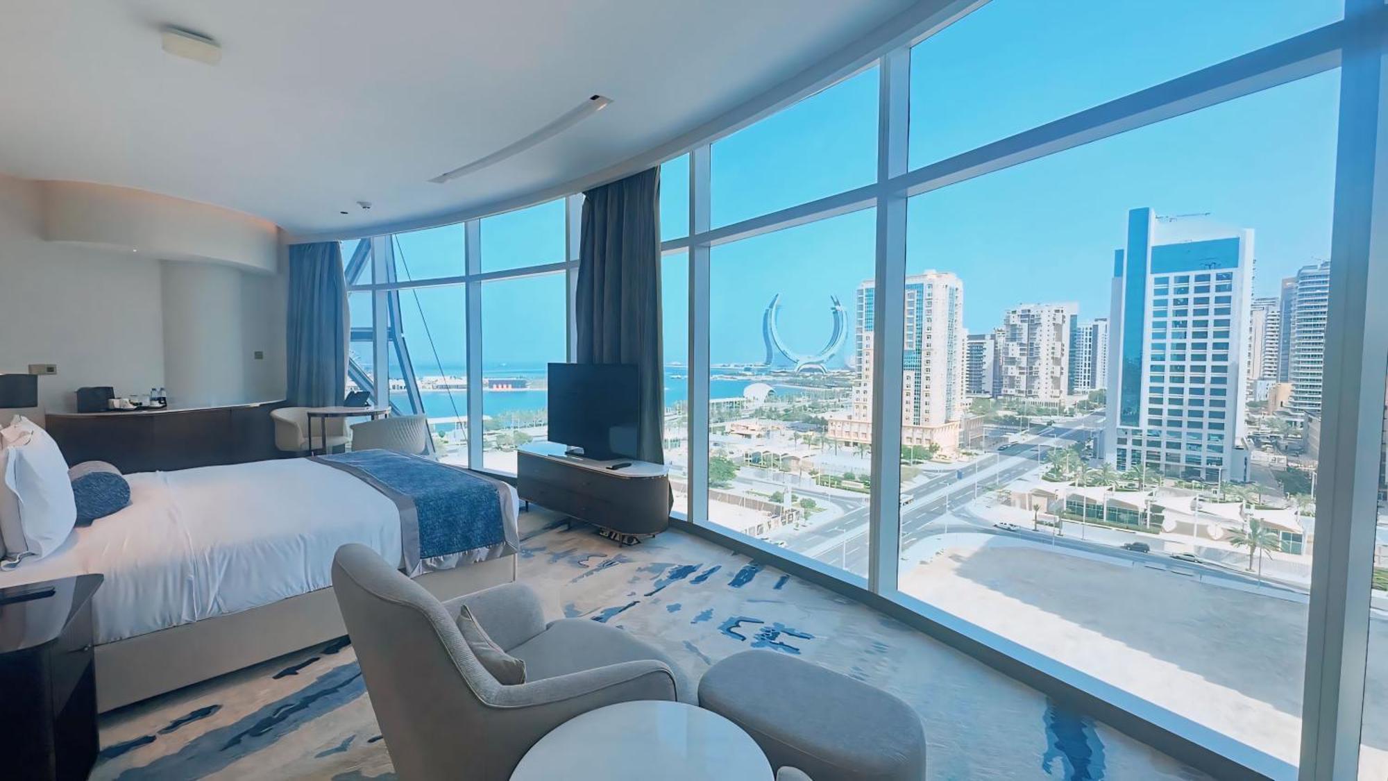 Century Marina Hotel - Lusail Esterno foto A room at the hotel