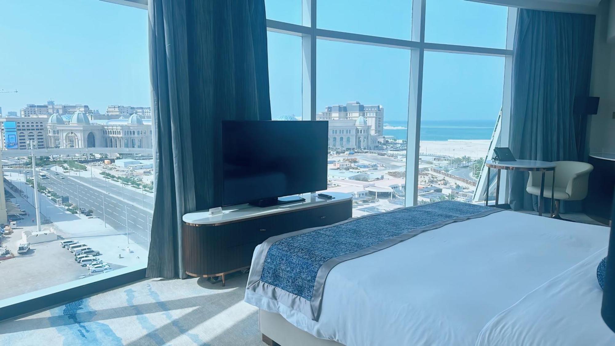Century Marina Hotel - Lusail Esterno foto A bedroom at the hotel